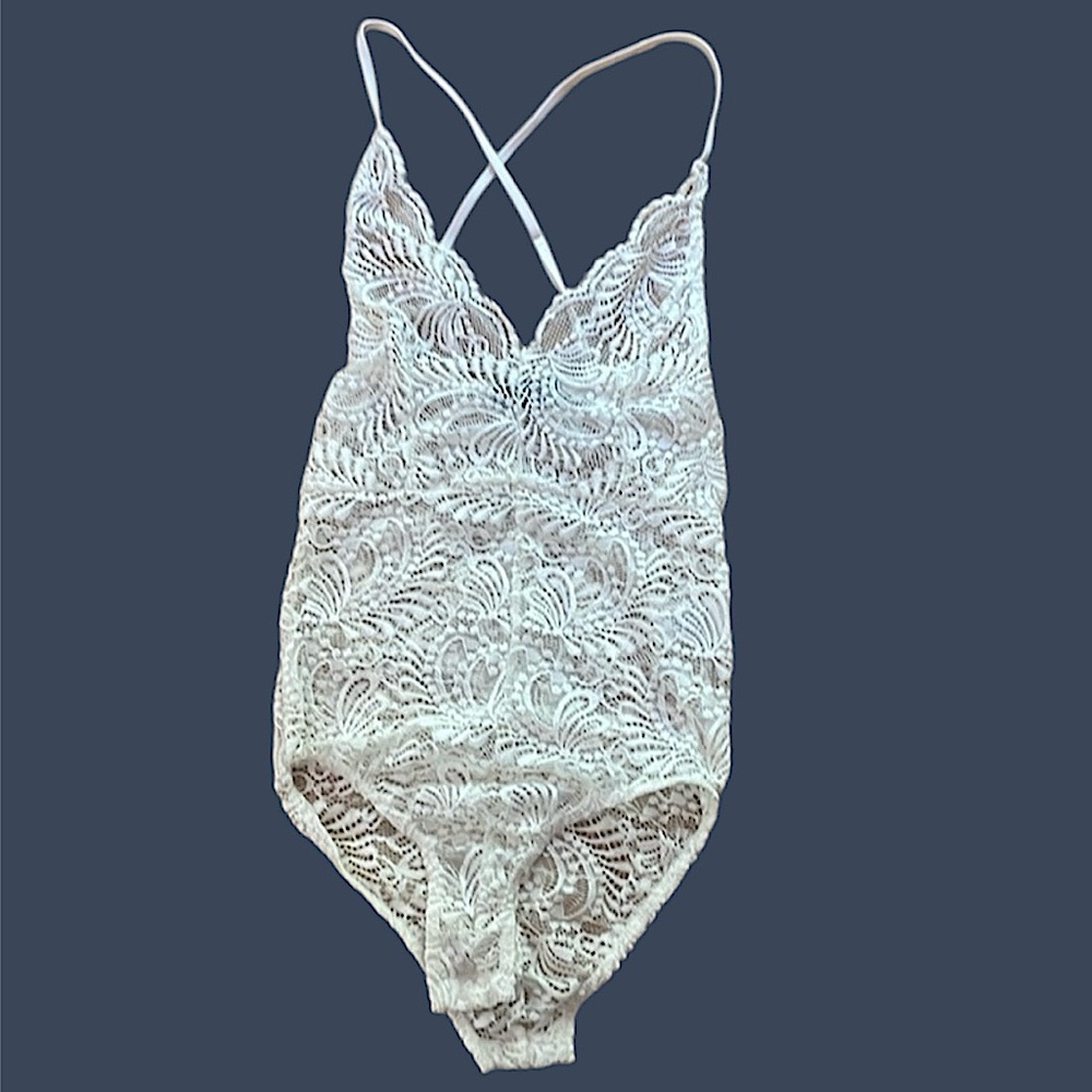PRETTY LITTLE THING Lace Camisole Bodysuit